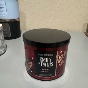 NWT Emily in Paris, Paris Amour 3-wick candle ✨